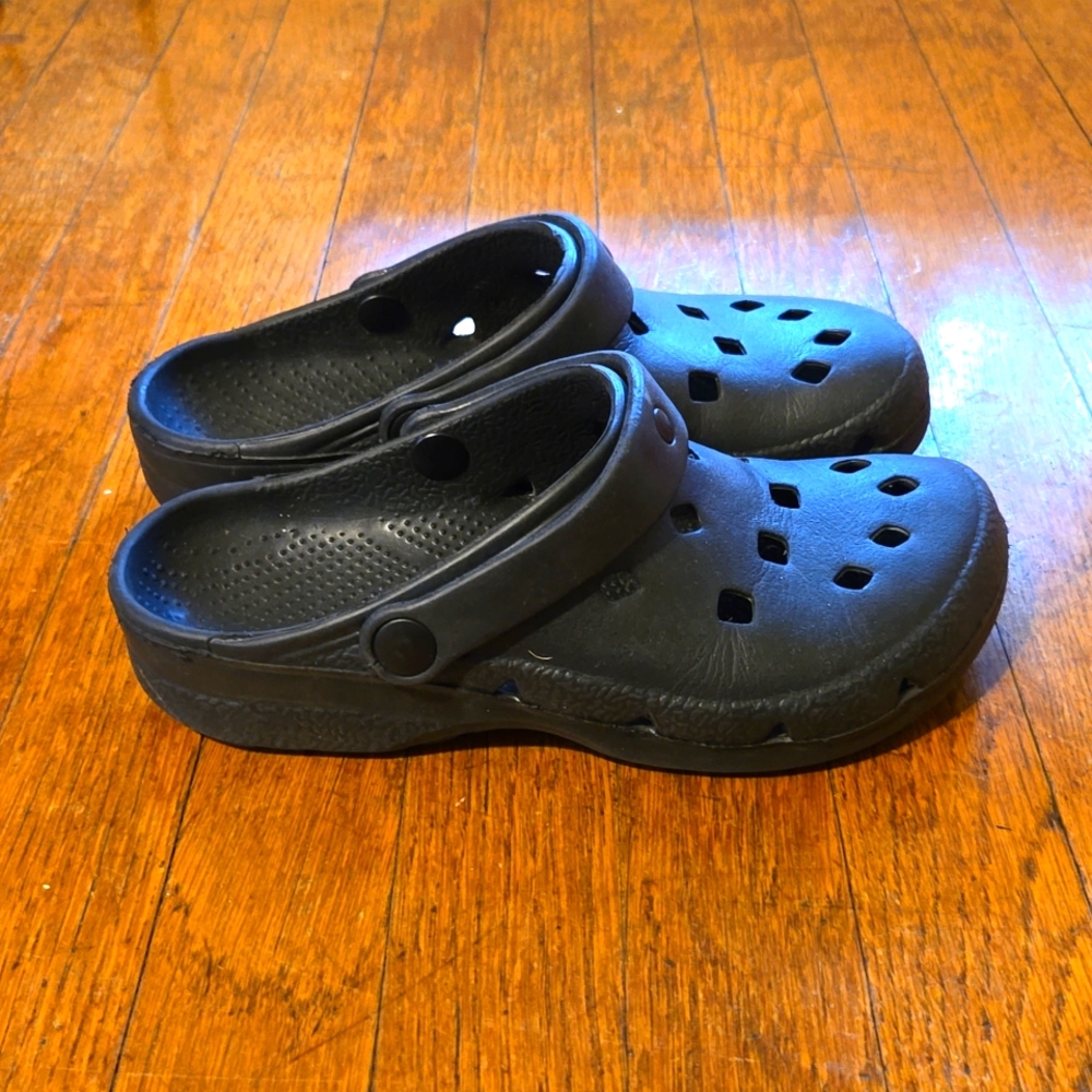 Shoes - Picture 2 of 2